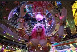 Di Tokyo, Siap-siap Disambut Pelayan Seksi Tapi Robot!