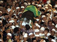 Ribuan Jamaah Salatkan Ustad Jeffry