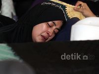 Air Mata Duka Istri Ustad Jeffry