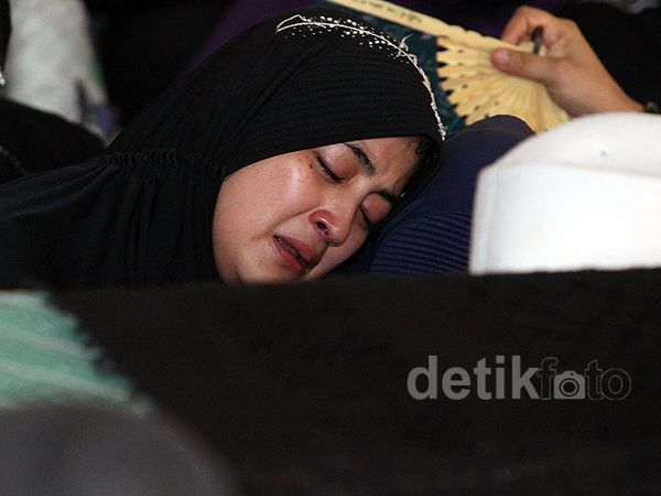Air Mata Duka Istri Ustad Jeffry
