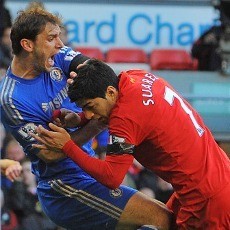 Hamann: Suarez Jadi Korban FA? Siapa Suruh Gigit Ivanovic