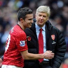 Van Persie Subur di Emirates & Arsenal yang Rapuh di Kandang
