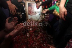 Hitam-Putih Perjalanan Hidup Uje Hingga Jatuh Tempo dari Atas Moge