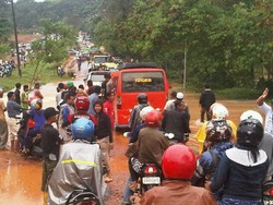 Akses ke Pelabuhan dan Bandara Batam Sempat Lumpuh karena Banjir