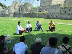 Diskusi Sederhana ala PKS di Benteng Penaklukan Konstantinopel