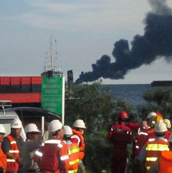 Kapal Tongkang Meledak di Perairan Laut di Kaltim, 5 Orang Hilang