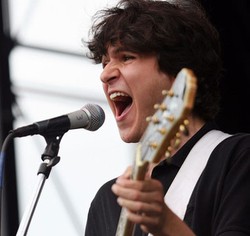 Vokalis Vampire Weekend Berpikir untuk Berhenti dari Dunia Musik