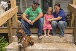 Sedikit Benturan Bisa Bikin Bocah Ini Kaku Seperti Patung