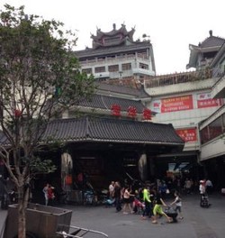 Dongmen, Surga Belanja Elektronik Murah Meriah