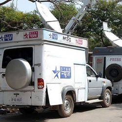 Hacker Pengacau Internet di Eropa Menyerang dari Mobil