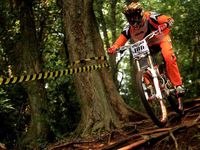 Adu Cepat di Mahaka Cycling Downhill Super Champ