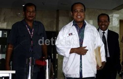 Irjen Djoko Susilo Sumringah Ditengok Cucu di Pengadilan