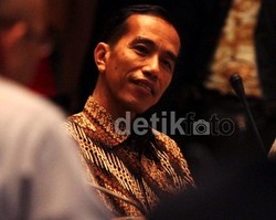 Jokowi Denda Warga yang Corat-coret Sarana Umum Rp 20 Juta 