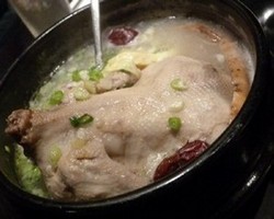 Hangatkan Tubuh di Awal Minggu dengan Sup Ayam