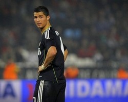 Terobsesi Bokong Seksi, Cristiano Ronaldo Selingkuh Online?