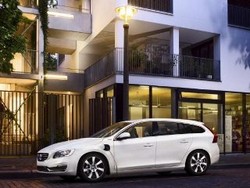 Volvo Cari Teman Demi Lahirkan Mobil Listrik dan Hibrid