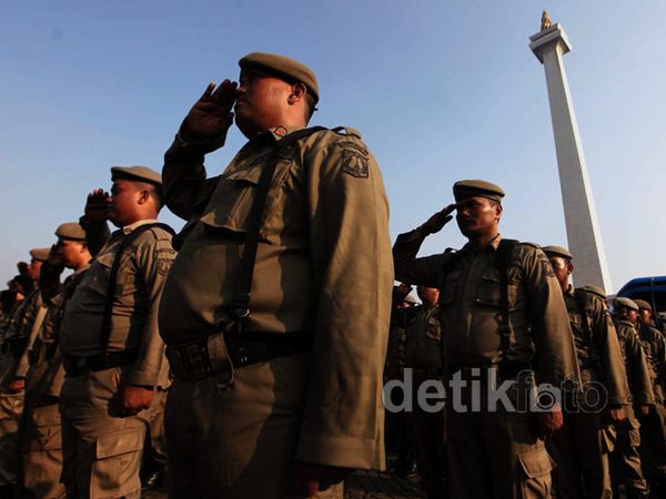 Satpol PP Rayakan HUT ke-63