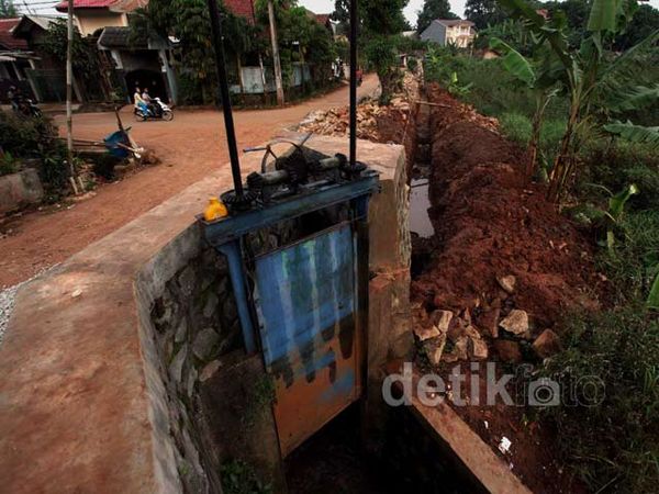 Tanggul yang Jebol di Jati Asih Belum Diperbaiki