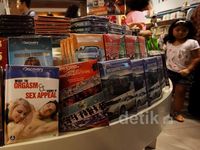 Penjualan VCD Original Lesu Akibat VCD Bajakan