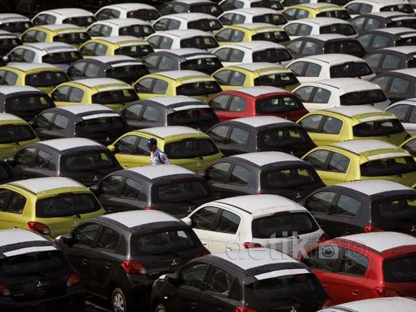 Penjualan Mobil Kuartal 1-2013 Tembus 300.000 Unit