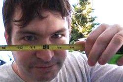 Pria Pemilik Penis Terbesar di Dunia Ciptakan Lagu Tentang Kelaminnya