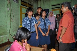 Ini Kisah 3 Kakak Adik Siswi SMP Berjuang Jadi Buruh Cuci untuk Keluarga