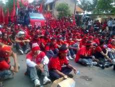 Demo di Pintu M1 Bandara Cengkareng Sempat Diwarnai Dorong-dorongan