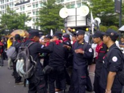 Peringati May Day, 300 Buruh Berkumpul di Bundaran HI 