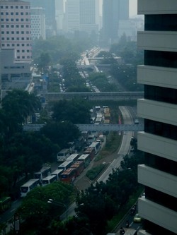 May Day, Ini Penampakan Konvoi Bus Tak Putus Penuhi Sudirman-Thamrin