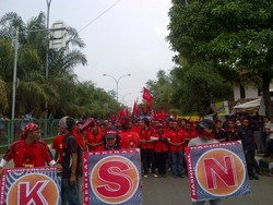Muncul Demo Gelombang Kedua di Dekat Bandara, Jalan Kembali Ditutup