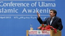 Ahmadinejad: Islam yang Sebenarnya Menolak Kekerasan