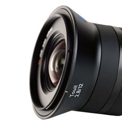 Touit, Lensa Carl Zeiss Anyar untuk Pengguna Mirrorless
