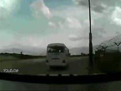 Detik-detik Jatuhnya Pesawat Kargo di Bagram Terekam Kamera