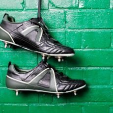 Evolusi Sepatu Sepakbola (Bagian 3): Desain Modern Era 1960-1980 