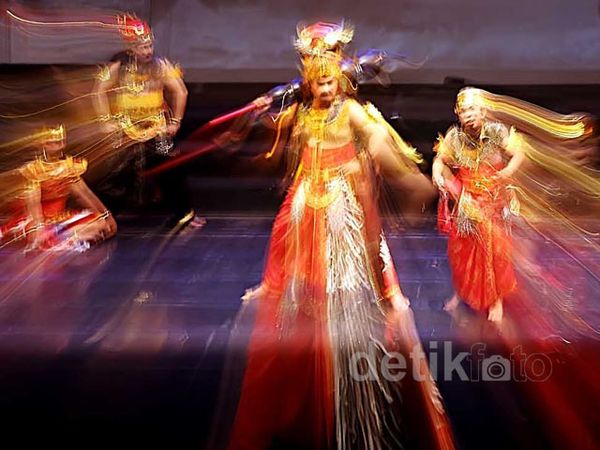 Pentas Pertunjukan Opera Sumpah Abimanyu