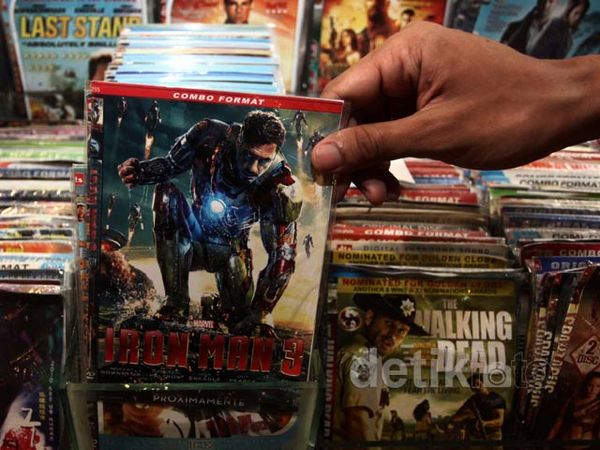 Aturan Bejibun CD Bajakan Makin Marak