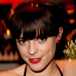 Tak Peduli Popularitas, Lenka Akan Terus Bermusik