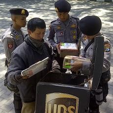 SBY akan Berkunjung PT Unilever, Kurir Barang Dihadang Petugas