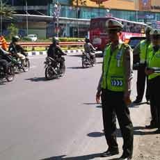 Bundaran Waru Dijaga Ratusan Polisi dan TNI