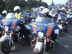 Polwan Bermoge Kawal Aksi Buruh