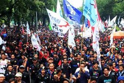 Agar Tak Rusuh, Pendemo Hari Buruh Harus Cukup Minum