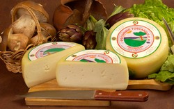 Kini, Ada Keju Pecorino Toscano Halal Pertama di Italia