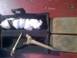 Ini Wujud Benda Keramat Jenglot, Keris, dan Emas Milik Nuriyah