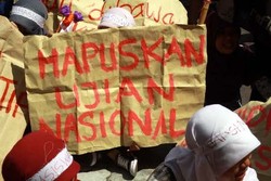 Peringati Hardiknas, Ratusan Mahasiswa Yogya Desak UN Dihapus
