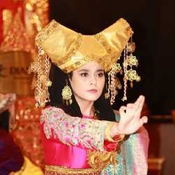 Tom Ibnur Kolaborasi dengan Nia Dinata Pentaskan Padusi