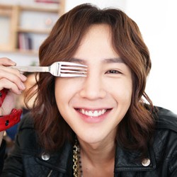 Merasa Dibenci, Jang Geun Suk Tak Mau Eksis di Korea