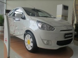 Mirage Berkelir Batik & Pelek Bermotif Bunga