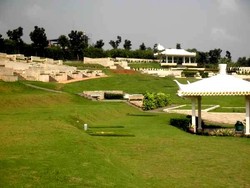 Melihat Kuburan Sebagai Potensi Wisata di Indonesia