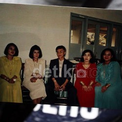  Arya Wiguna Tetap Persoalkan Status Perkawinan Para Istri Subur