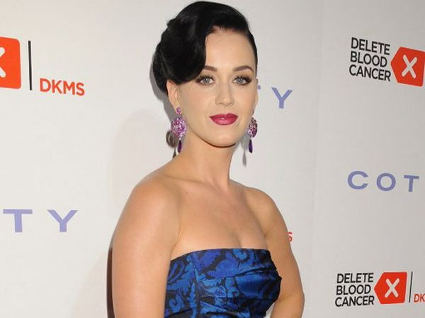 Lekukan Tubuh Langsing Katy Perry